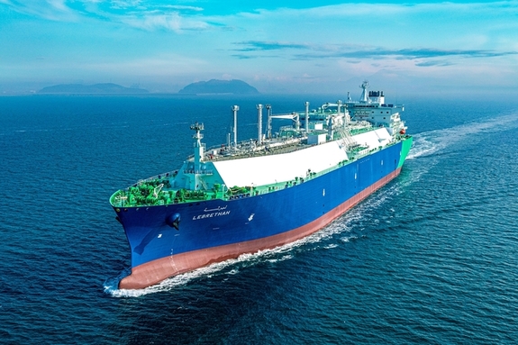 IMO 규제·선복 부담 겹쳐…국내 해운업·조선업의 해법은 LNG