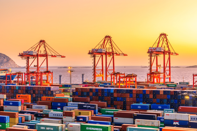 Shanghai port view (photo: Shutterstock)